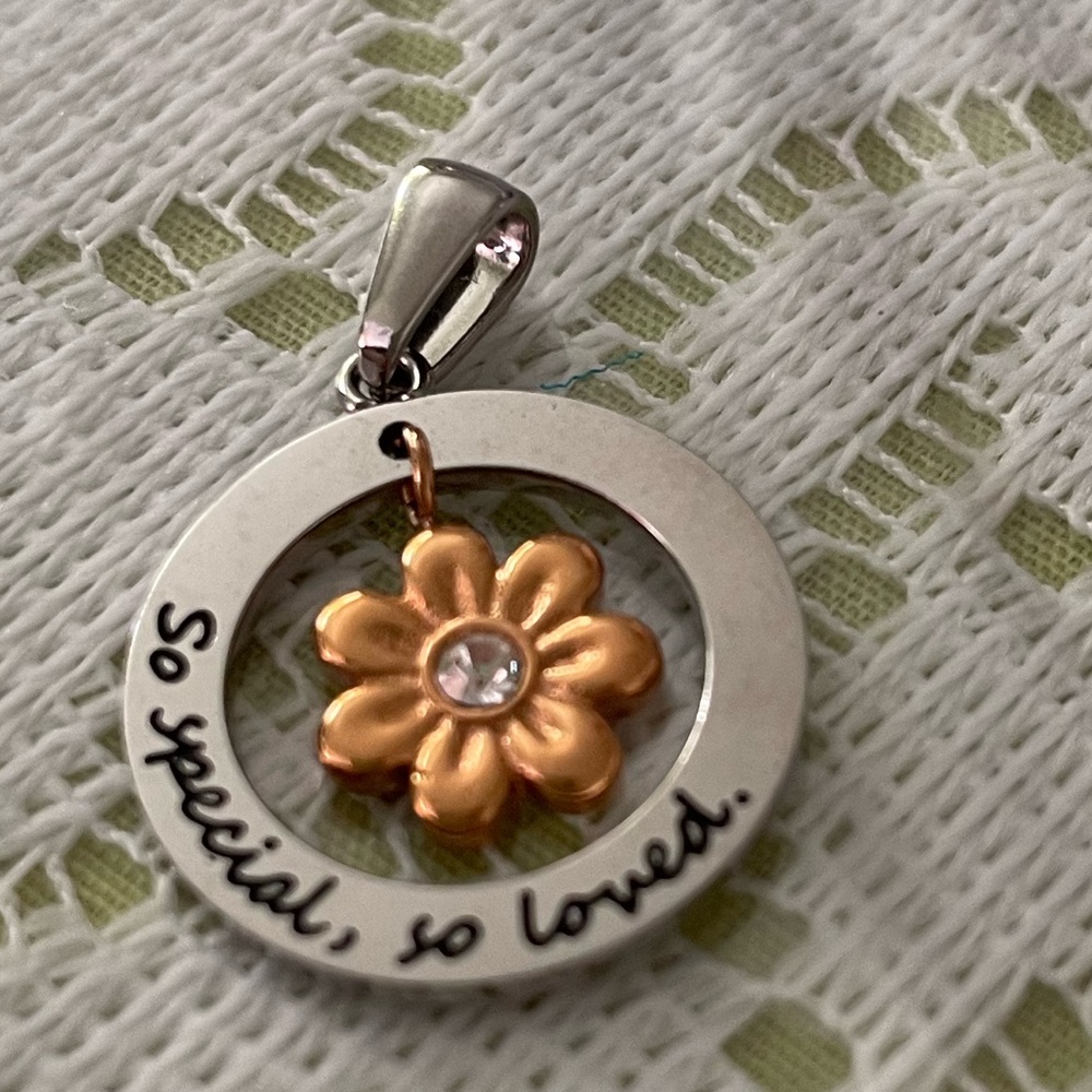 Hallmark charm 1.5”. so Special